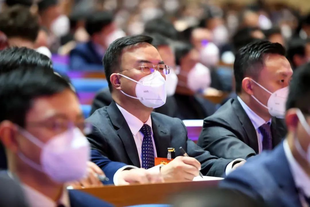 同心同向譜新篇丨劉洪彬董事長(zhǎng)參加省政協(xié)十三屆一次會(huì)議