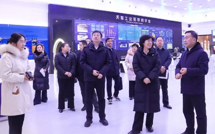 市政府副市長(zhǎng)宮曉芳蒞臨天意機(jī)械調(diào)研指導(dǎo)工作
